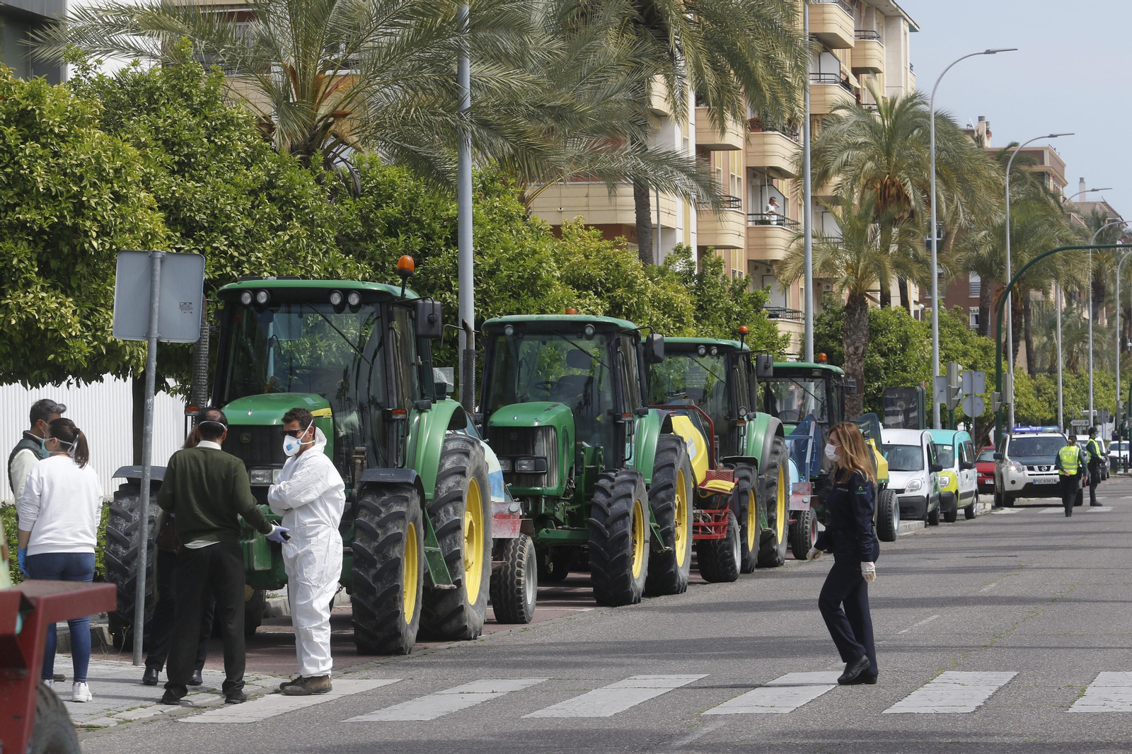 Las fotos del homenaje de los agricultores a los sanitarios de Córdoba