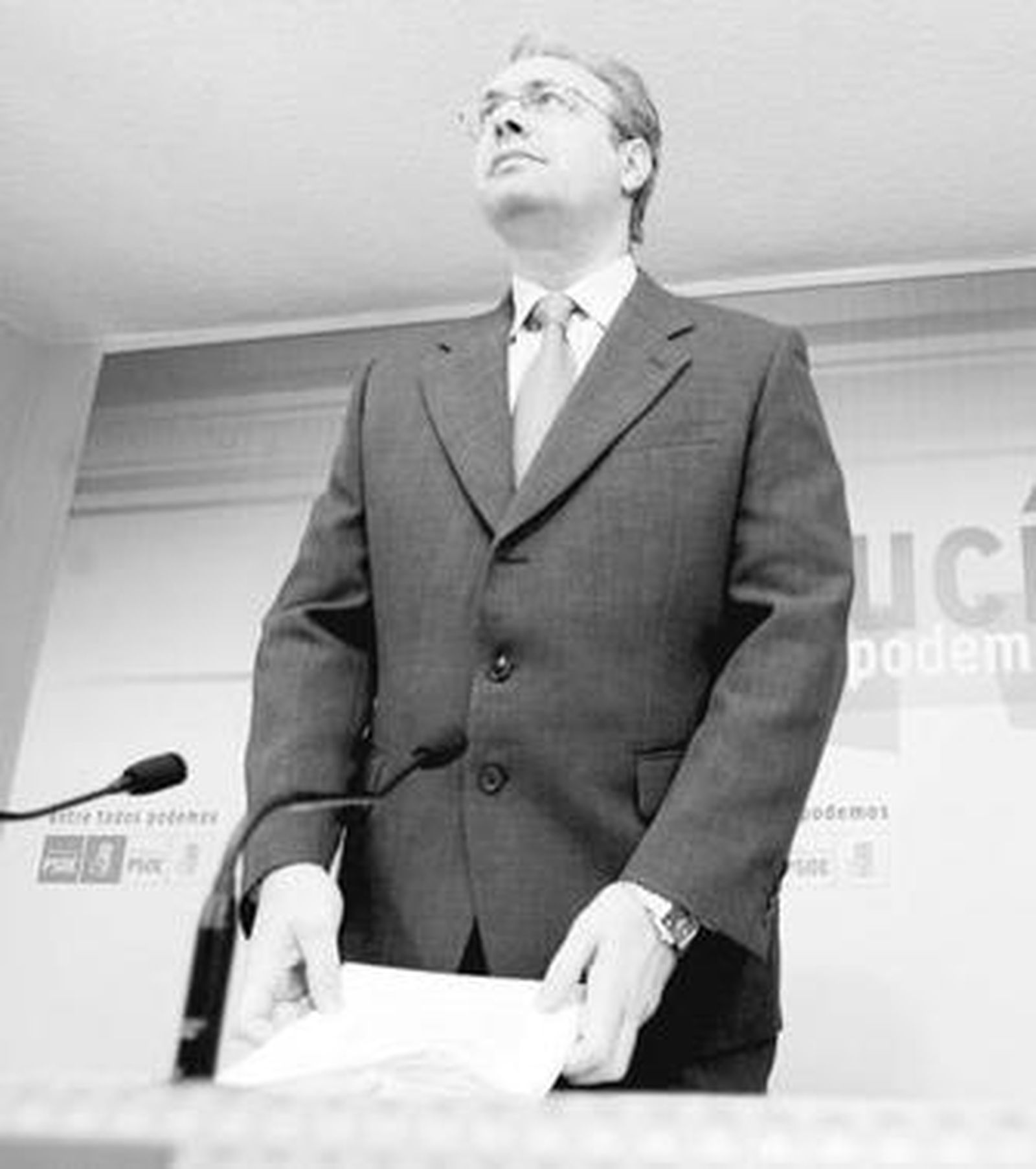 Juan Pablo Durán, ayer en su defensa de los socialistas de Baena, en la sede del PSOE cordobés.