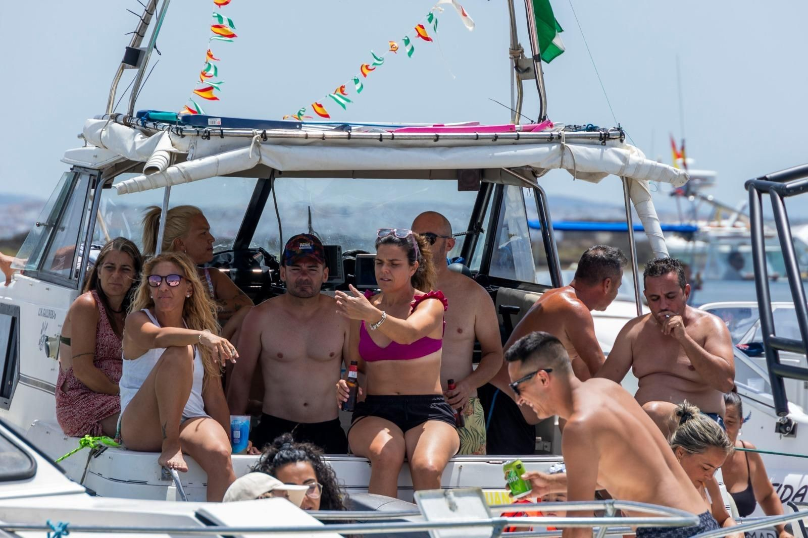 Las imágenes de la procesión marítima de la Virgen del Carmen de Gallineras en San Fernando