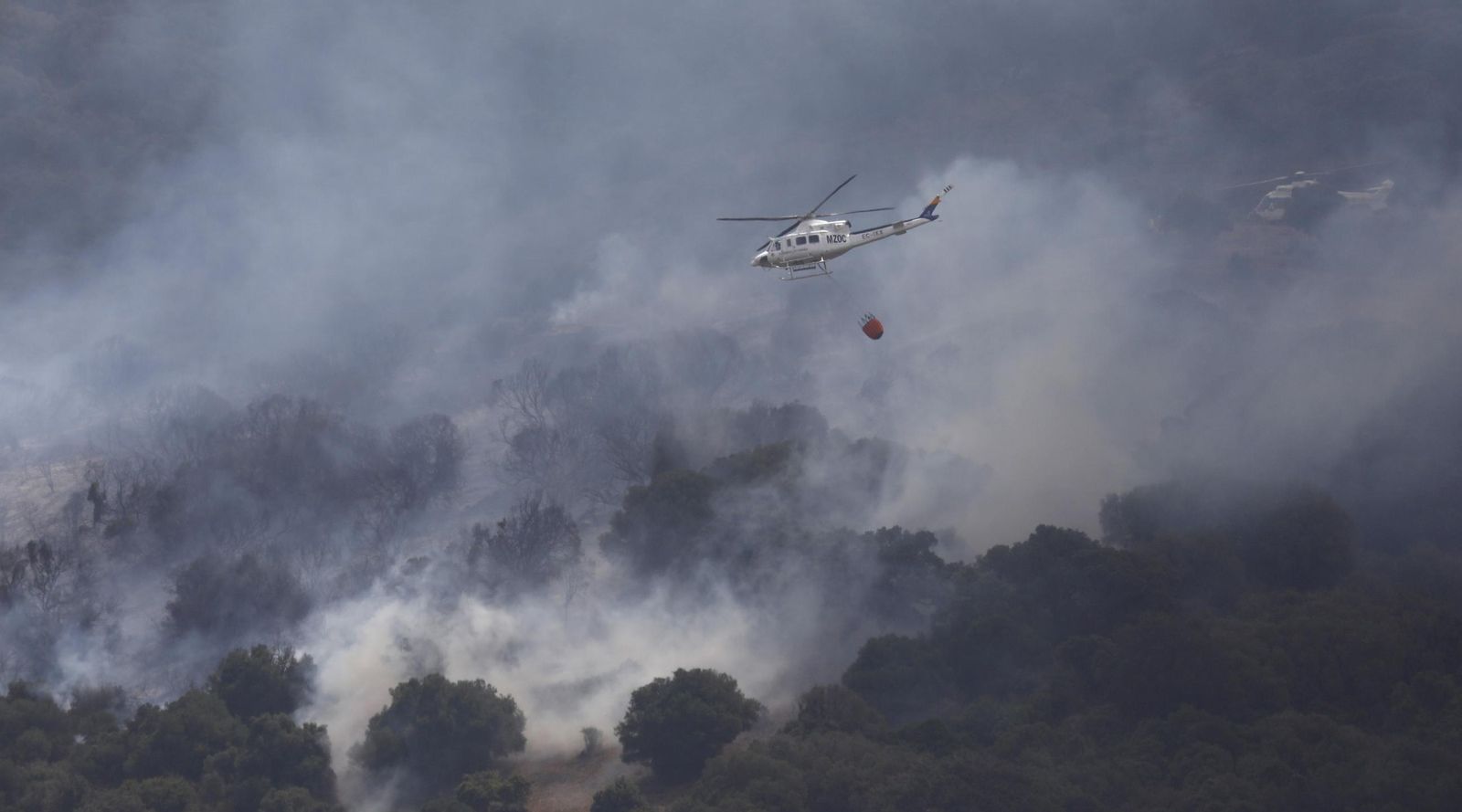 Las fotos del incendio entre La Marchenilla y Pelayo en Algeciras