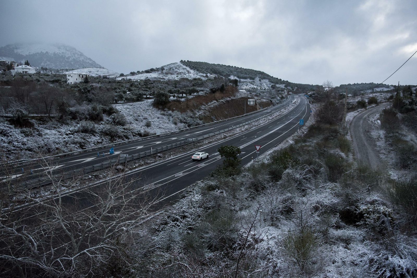 Imágenes de las carreteras cortadas en Granada por la borrasca Gloria