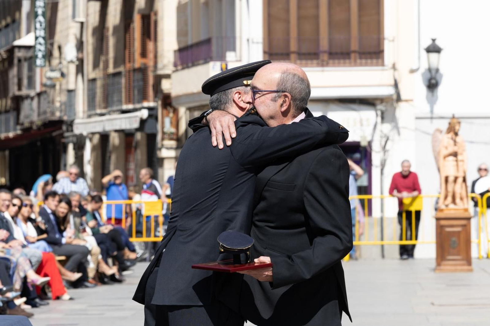 Acto por el día de la Policía Nacional, con motivo de la festividad los Santos Ángeles Custodios