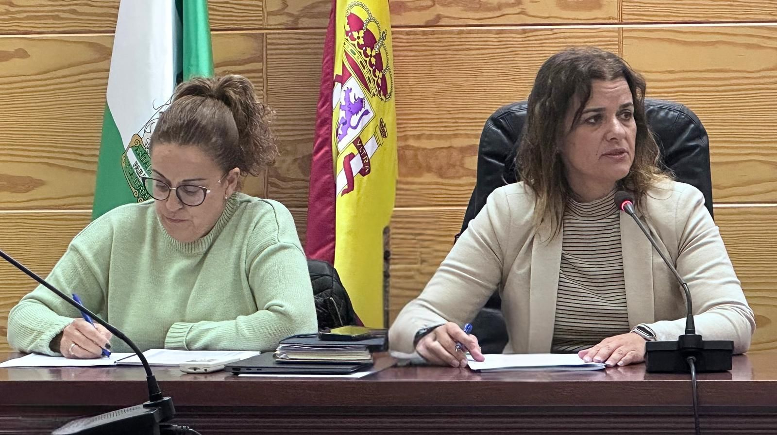 La alcaldesa durante la sesión plenaria celebrada este miércoles.