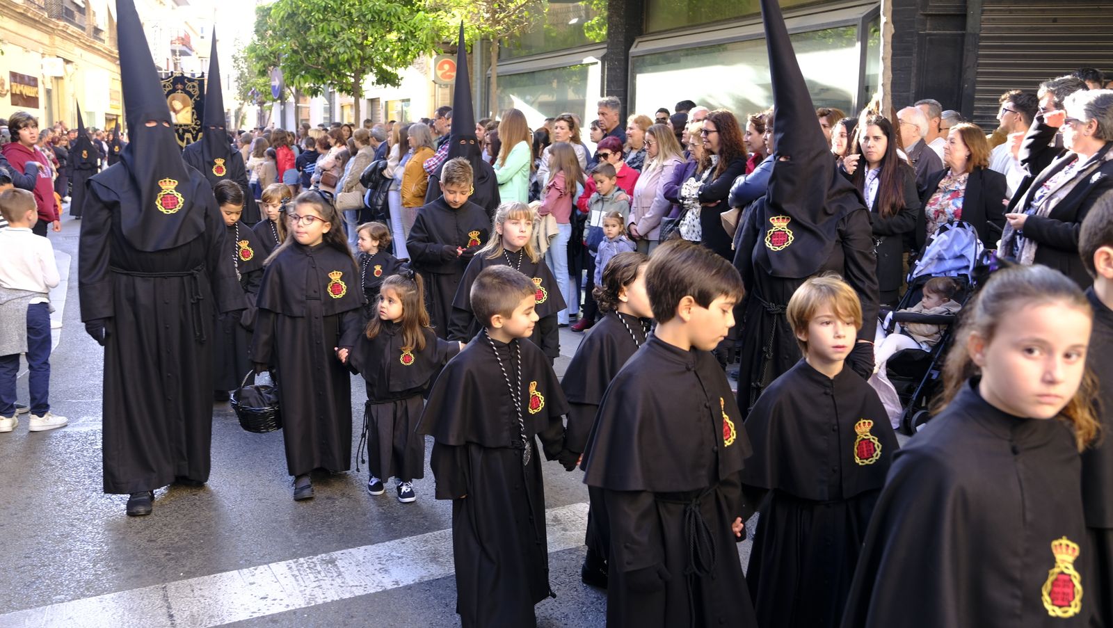 Procesión del Santo Entierro en Almería, en imágenes