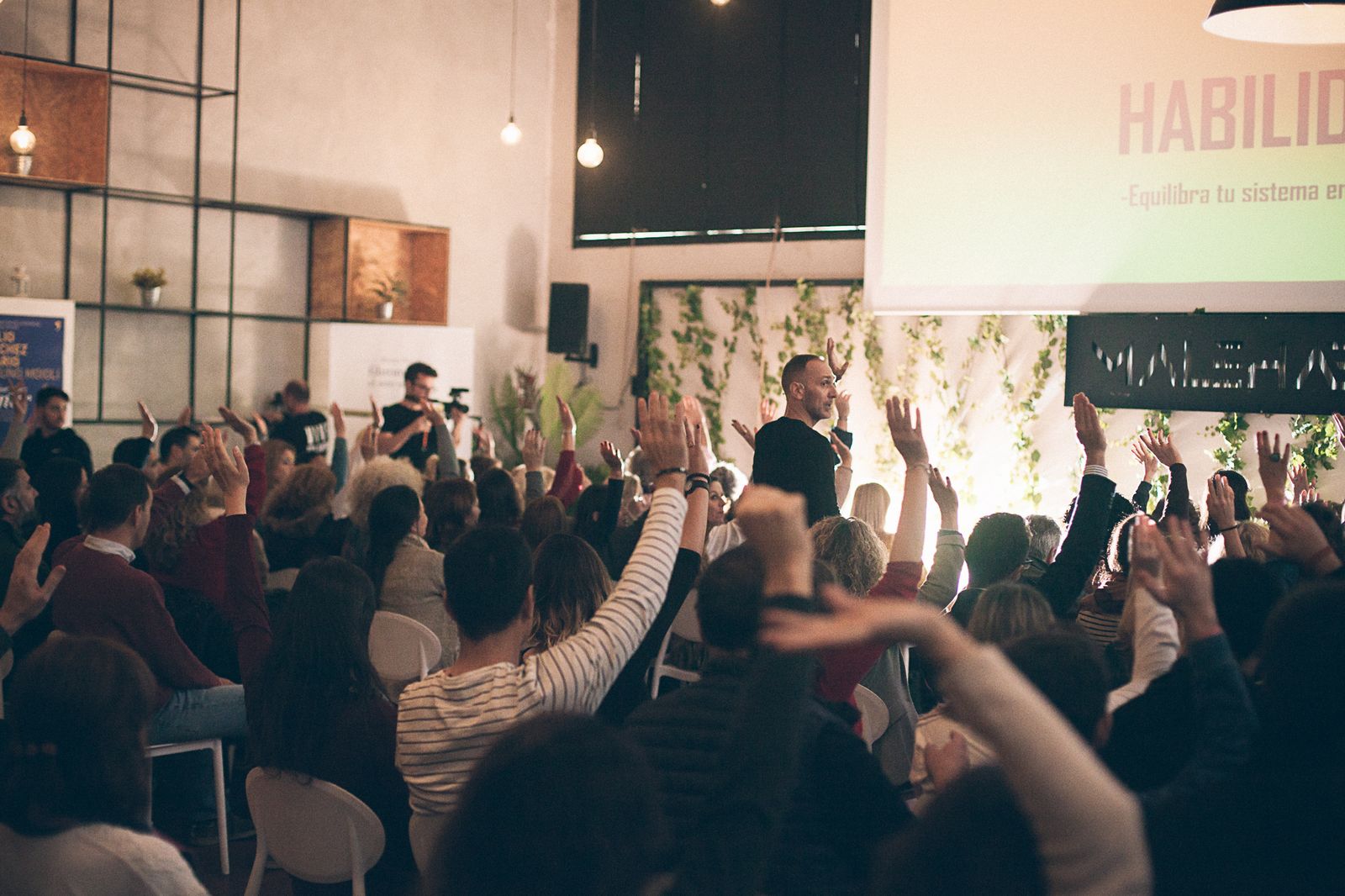 Más de 200 personas acudirán al Teatro Salvador Távora para vivir la experiencia de crecimiento personal  'Un paso adelante'