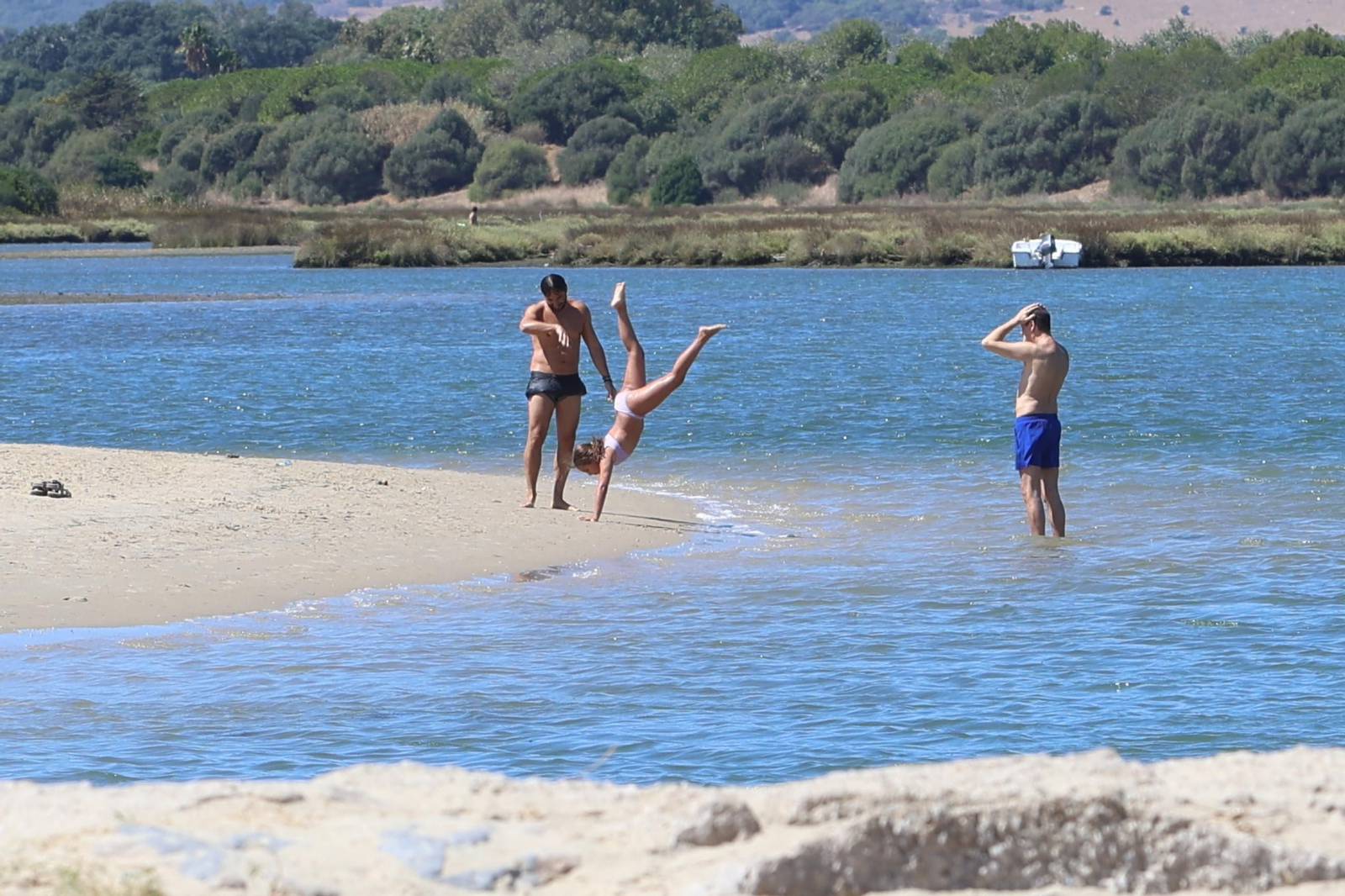 Las fotos del último domingo de playa de agosto en el Campo de Gibraltar