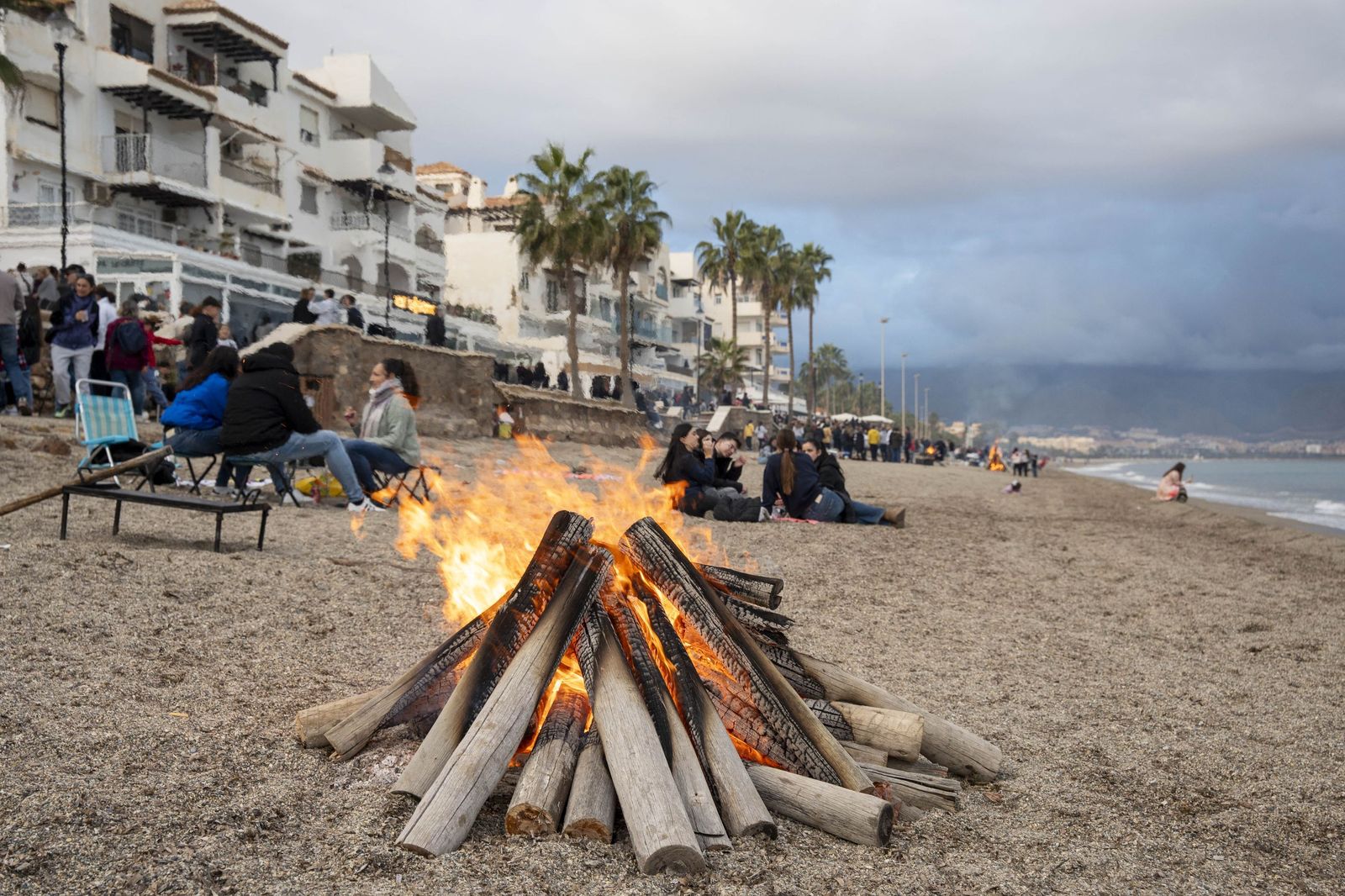 Las moragas reúnen a miles de personas en Roquetas para celebrar el final de año