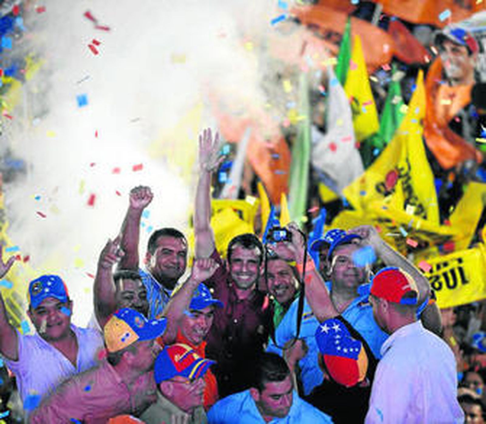 El candidato opositor, Henrique Capriles, tras un acto de campaña en Barinas.