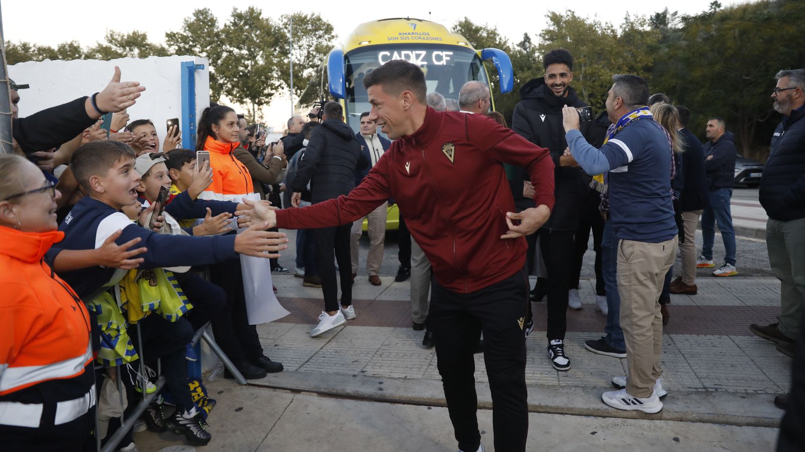 Las fotos de la visita del Cádiz CF para celebrar el 50 aniversario del CD Guadiaro