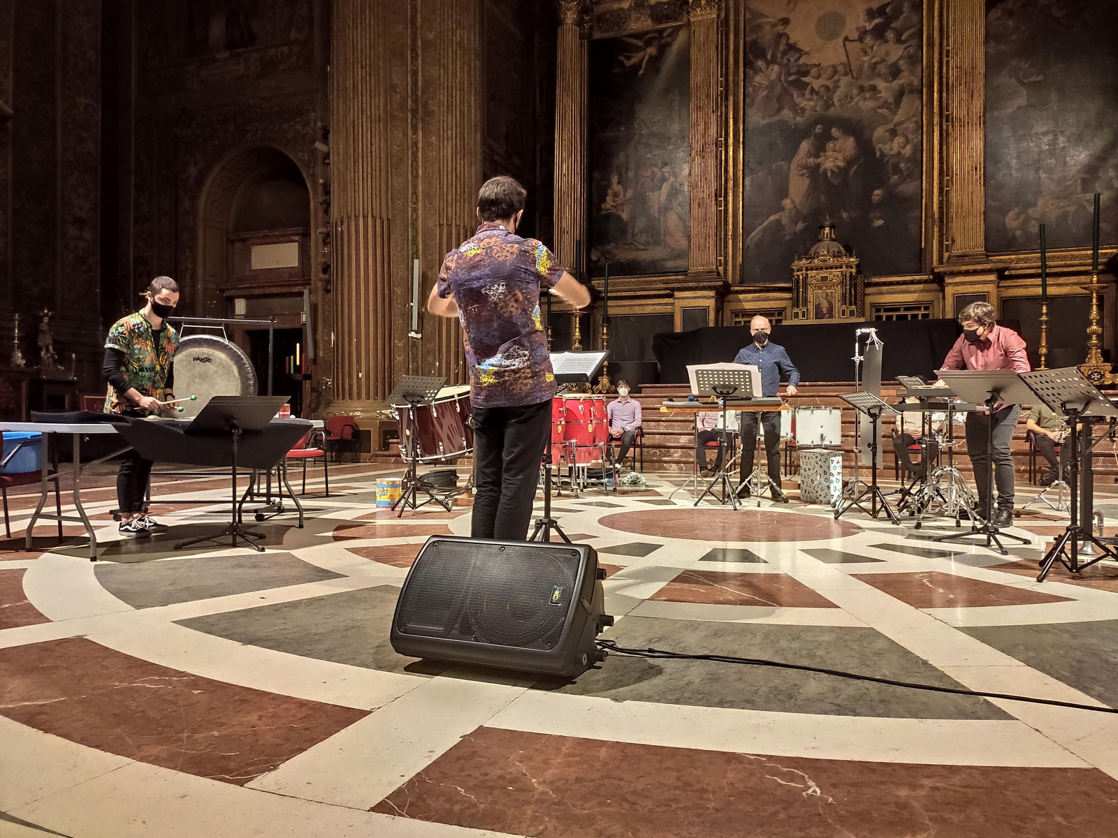 Percusiones en la iglesia de la Anunciación.