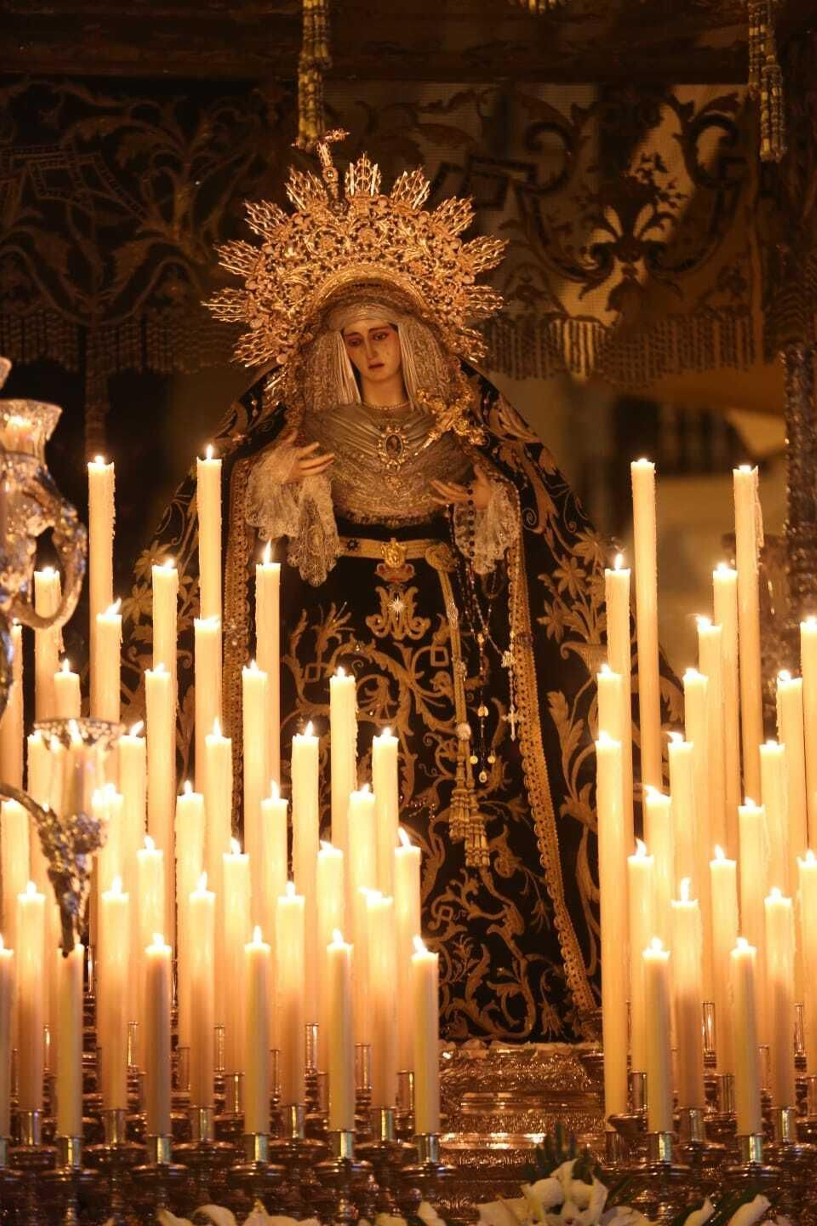 Las fotos del Sepulcro del Viernes Santo en Málaga Las fotos del Sepulcro del Viernes Santo en Málaga