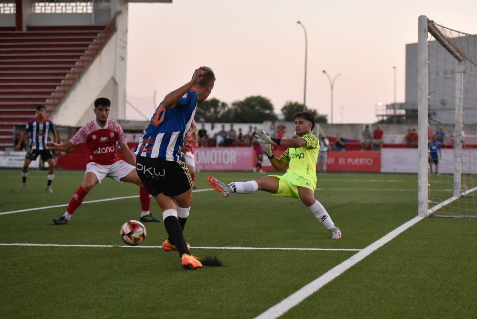 Las imágenes de la victoria del Xerez CD en el Trofeo Ciudad de El Puerto Las imágenes de la victoria del Xerez CD en el Trofeo Ciudad de El Puerto