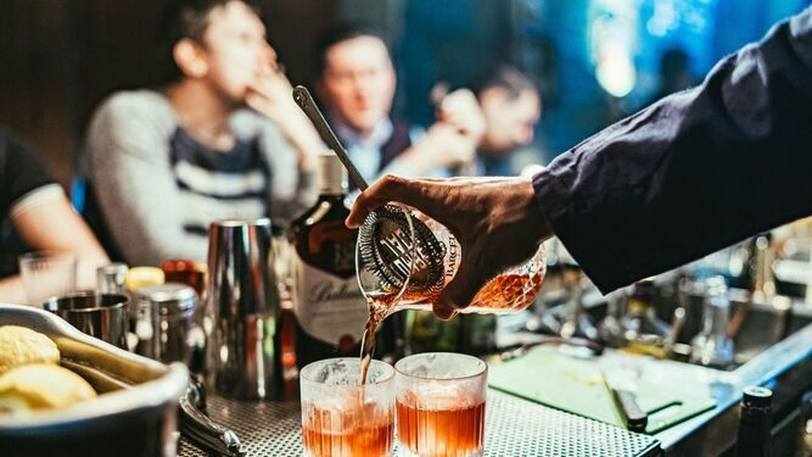 Imagen de archivo del interior de un bar