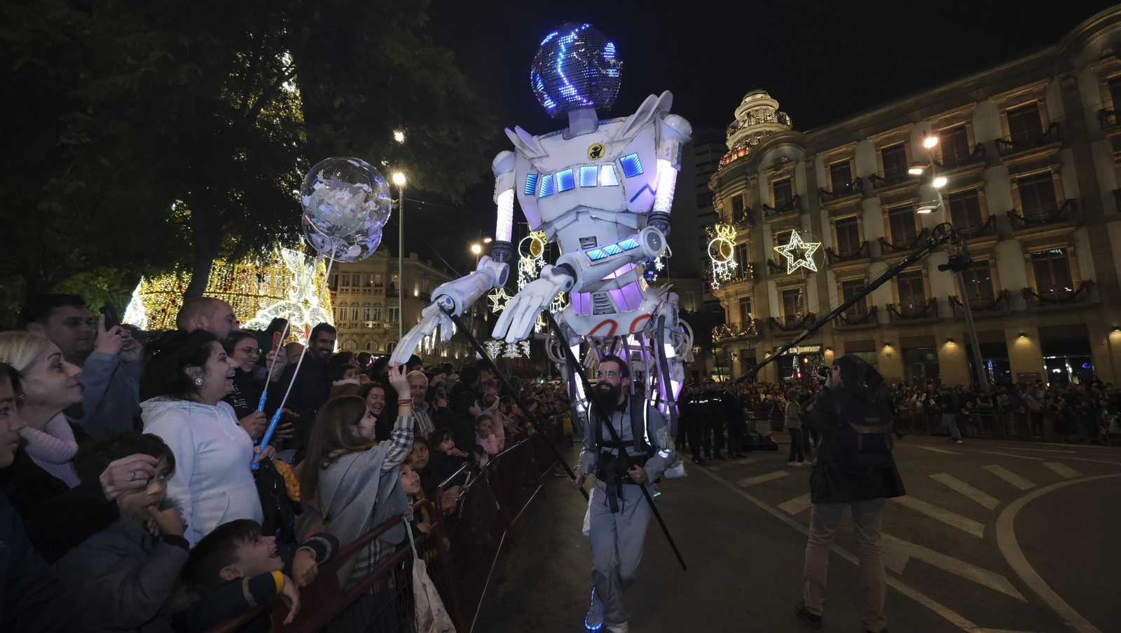Imágenes de la Cabalgata de los Reyes Magos en Almería