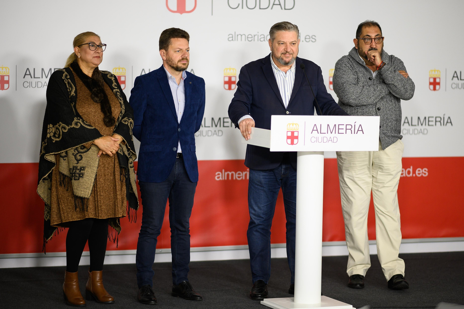Pepa López, José Vélez, Diego Cruz y Salvador Ayala presentando la Noche de las Candelas.