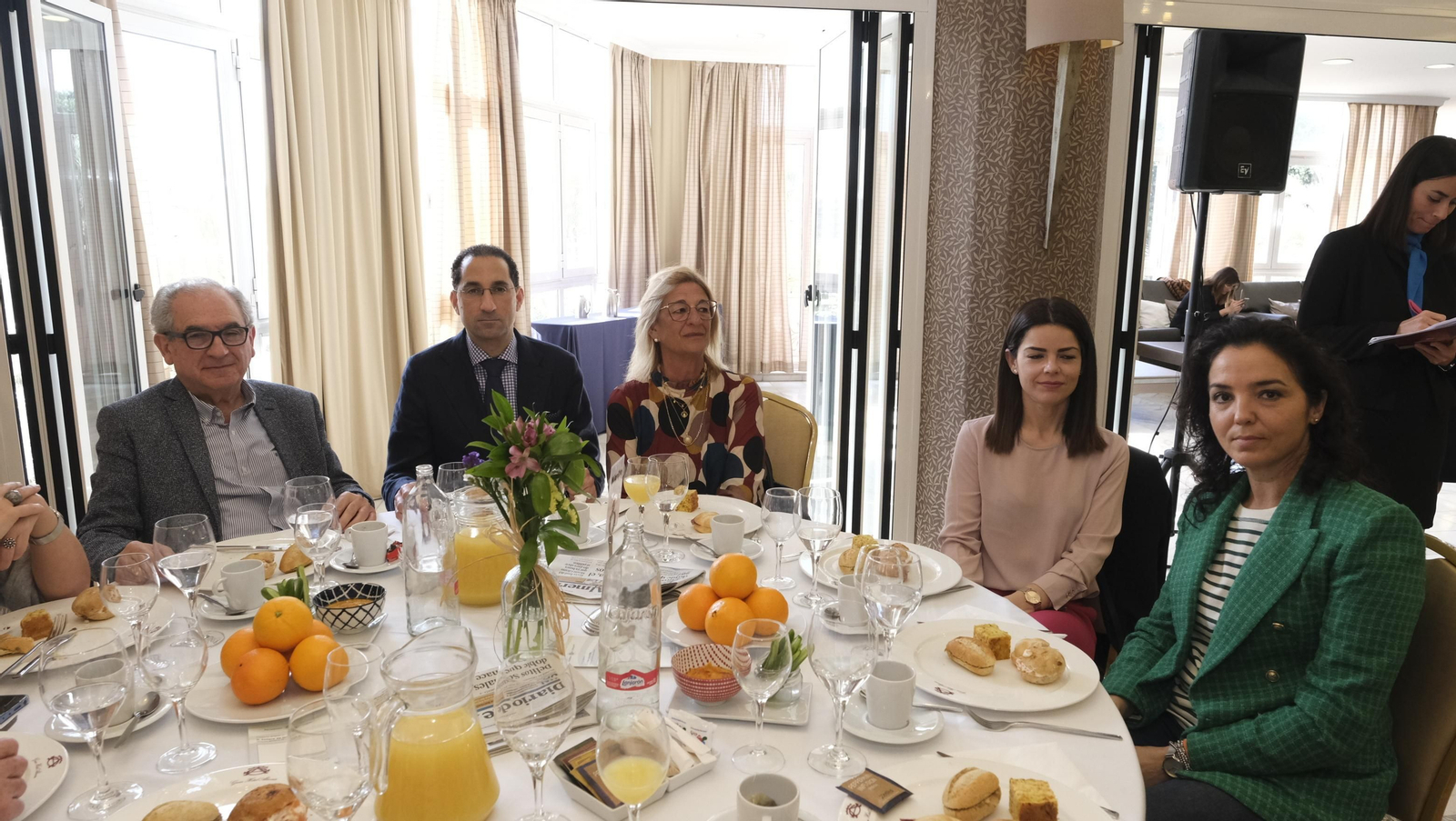 Desayuno coloquio de Grupo Joly y Cajasur, con la participación del ponente Enrique de los Ríos