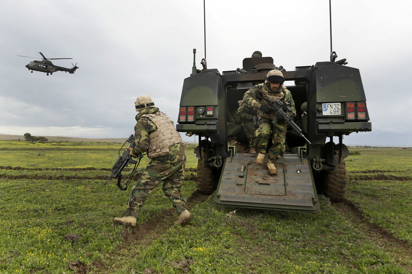Maniobras Gruflex 61 de la Armada en el Retín