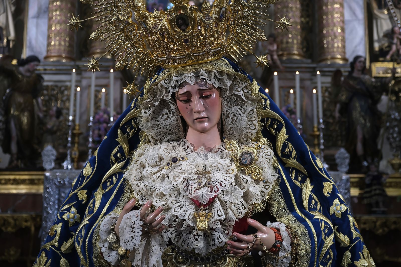 Las imágenes de la veneración a la Virgen de la Salud del Santo Ángel