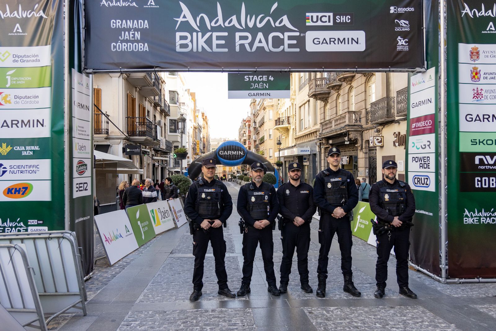 Jaén, protagonista de nuevo en la salida de la tercera etapa de la Andalucía Bike Race