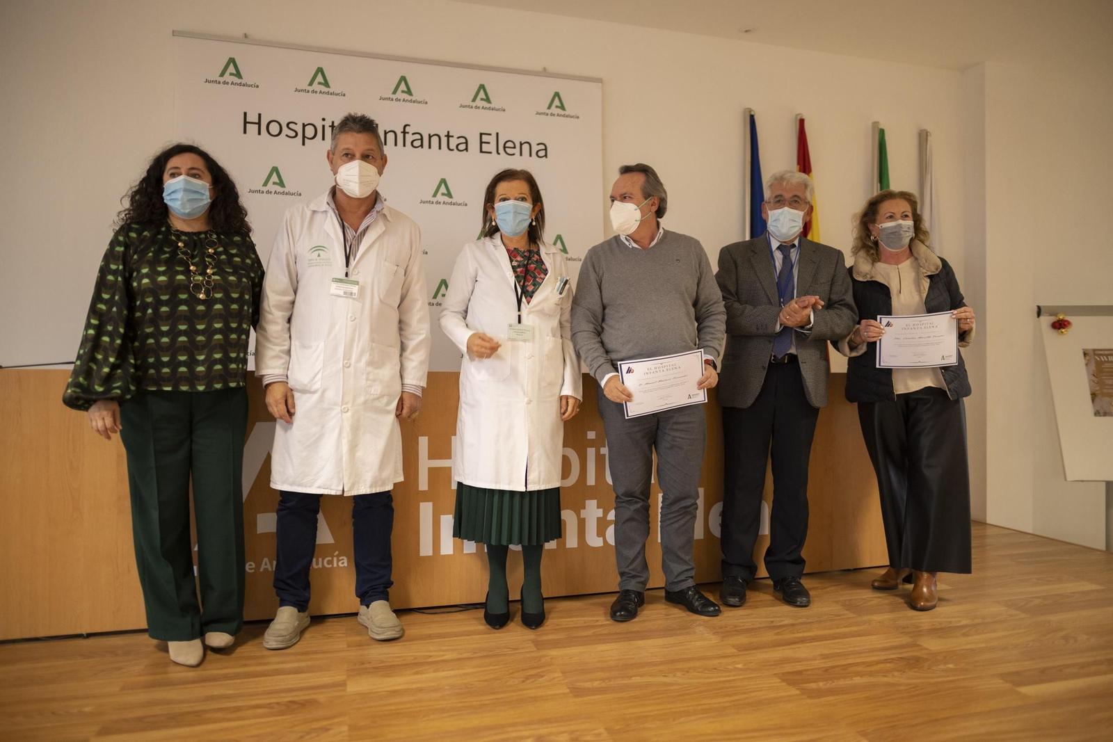 Imágenes del acto de despedida del personal sanitario del hospital Infanta Elena