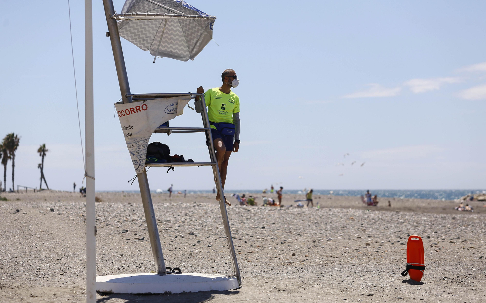 Primer domingo sin restricciones en la playa de Pedregalejo