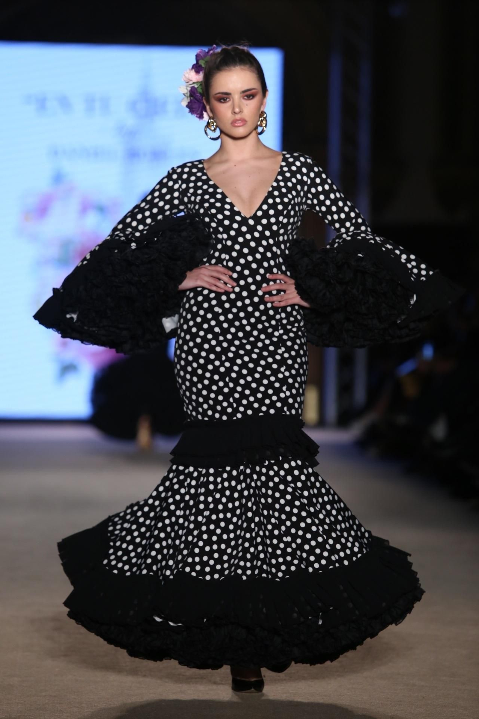 Cómo llevar el traje de flamenca blanco y negro esta temporada