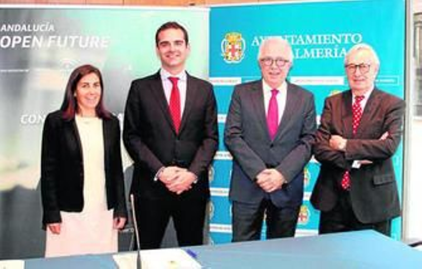 María Jesús Almazor, directora del Territorio Sur de Telefónica; Ramón Fernández-Pacheco, alcalde de Almería; José Sánchez Maldonado, consejero de Empleo, y Luis Solana, presidente de Telefónica Open Future.