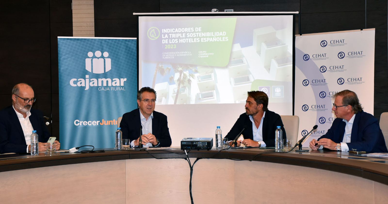 Presentación del informe de CEHAT y Cajamar.