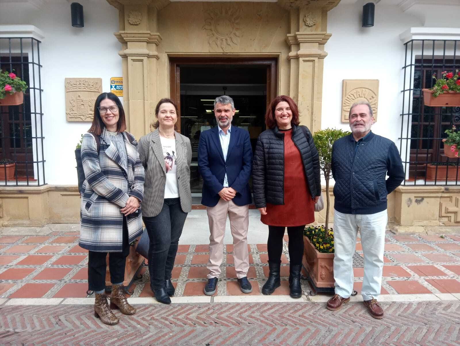 La presentación de la moción paa reconocer a las primeras ediles en el Consistorio.