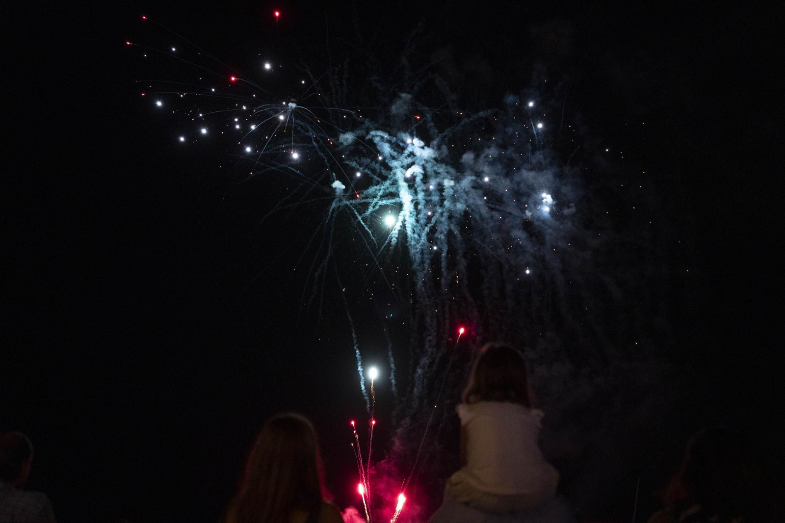 Las mejores imágenes del espectáculo piromusical que da cierre a la feria de Almería