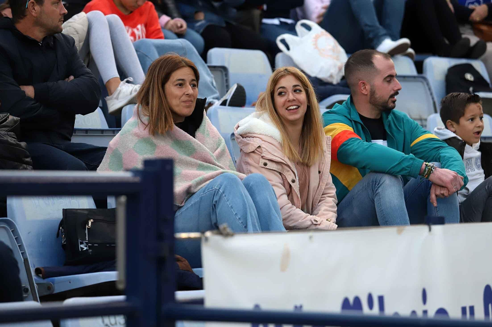 Imágenes del ambiente en las gradas del Nuevo Colombino