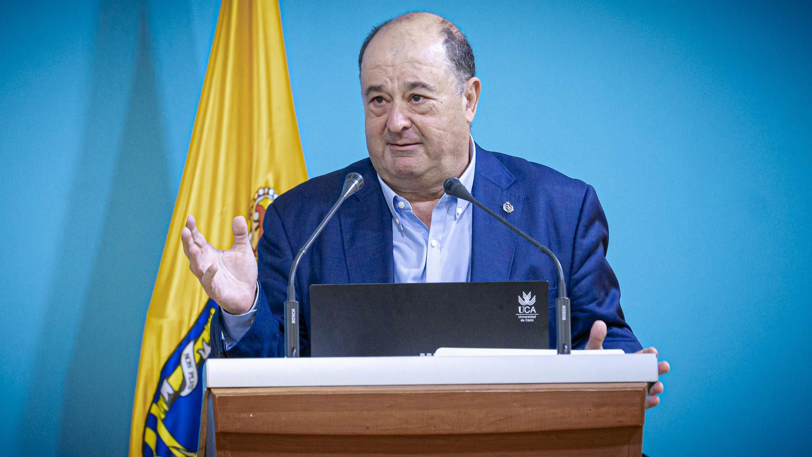 Las imágenes del acto de homenaje al personal sanitario jubilado de los hospitales Puerta del Mar y San Carlos de Cádiz