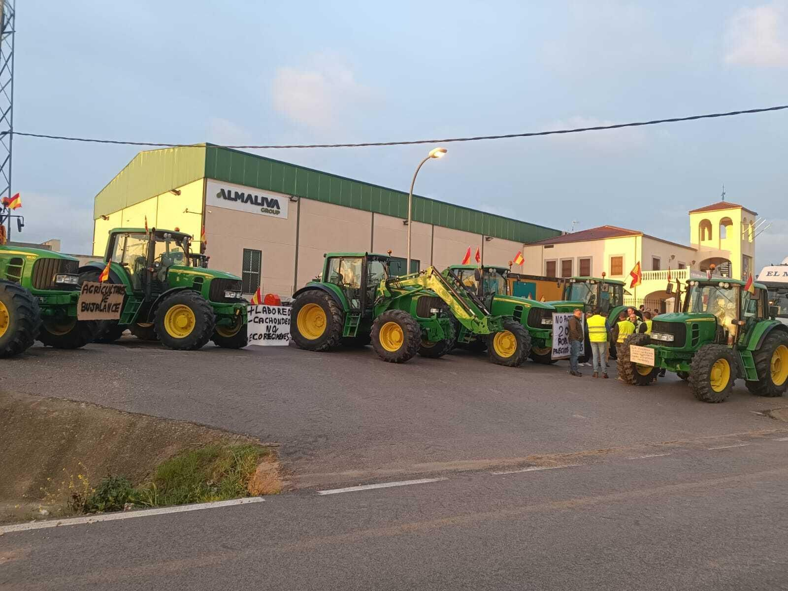 Las protestas de los agricultores en la provincia de Córdoba, en imágenes