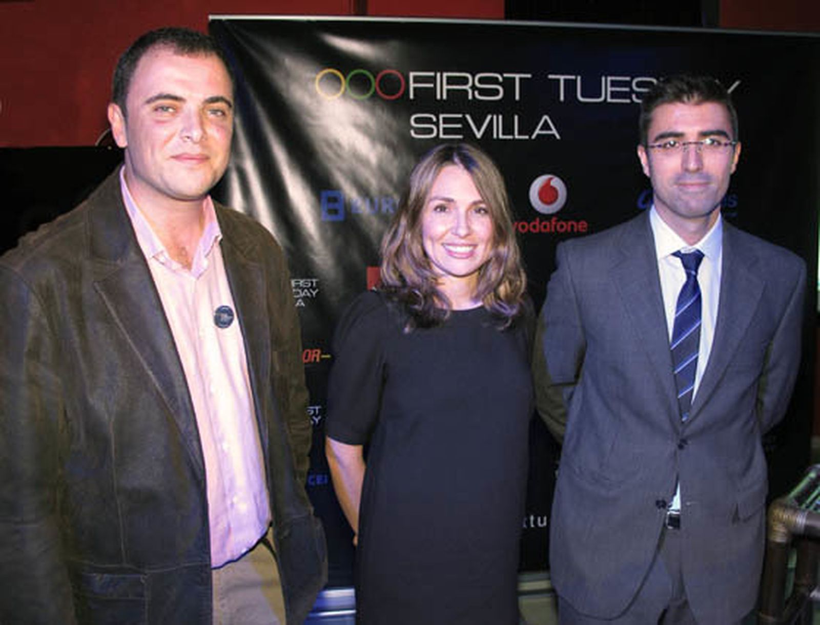 Álvaro Pareja (Eurocei) organizador de First Tuesday Sevilla; Laura Gómiz (consejera delegada) y Álvaro Leiva, de Invercaria.  Foto: Victoria Ramírez