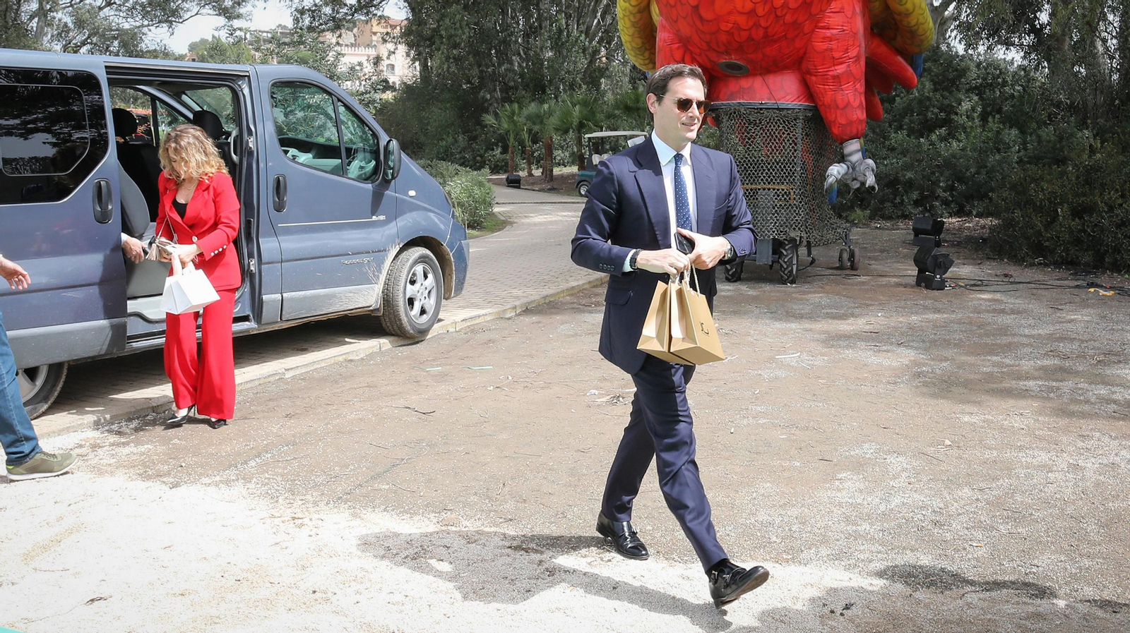 Artistas, políticos y empresarios en el bautizo de los nietos de José Luis López en Jerez