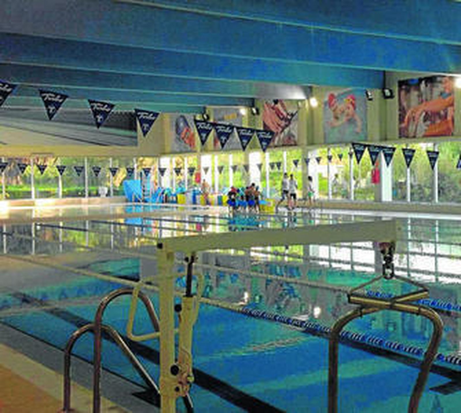 Interior del Complejo Municipal de Piscinas, ahora cerrado.