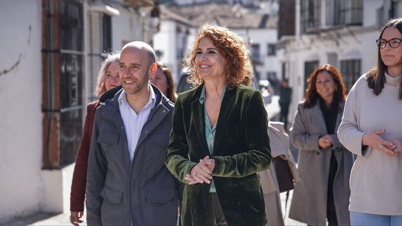 La vicepresidenta primera del Gobierno y ministra de Hacienda, María Jesús Montero, durante una visita este lunes a Grazalema.