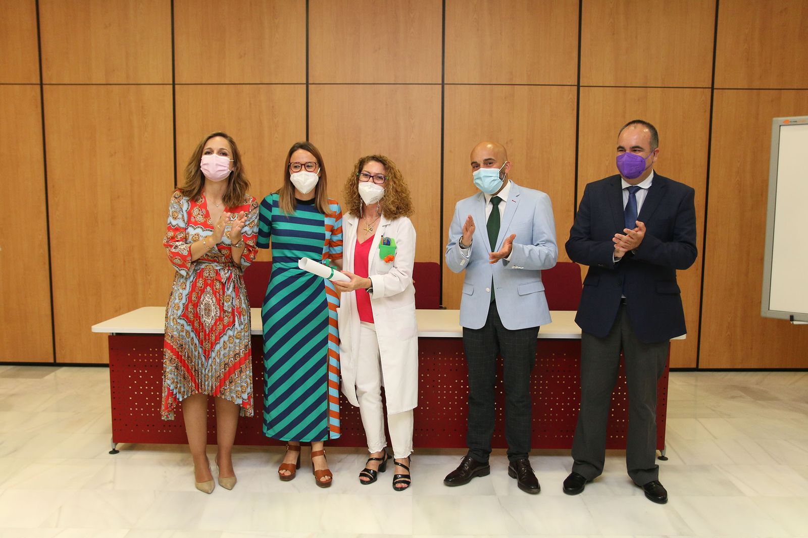 Fotogalería del reconocimiento a los trabajadores de la residencia de la FAAM que se autoconfinaron