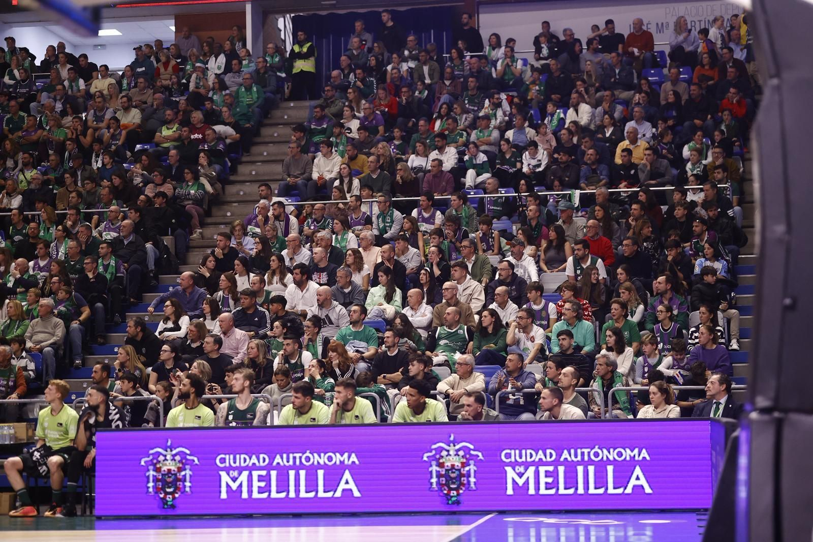 Búscate en las gradas del Carpena durante el Unicaja - Baskonia