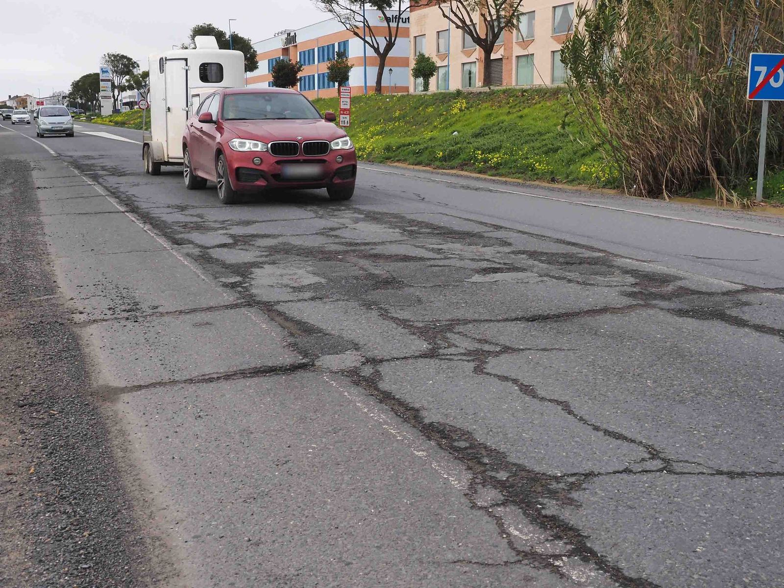 Mal estado de la carretera nacional N-431, a su paso por el término de Lepe