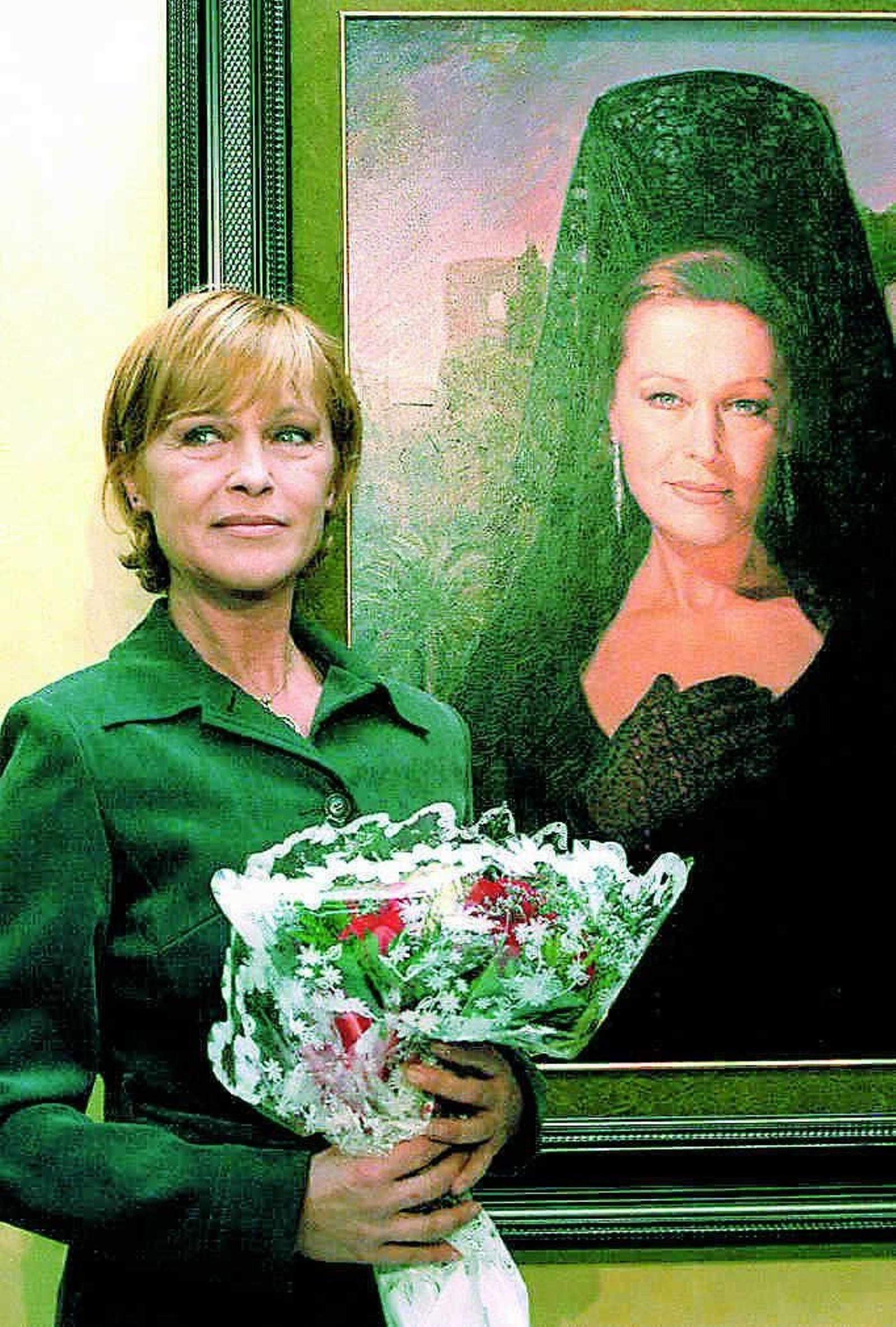 Pepa Flores Así se verían algunos de los personajes más famosos de Málaga como figuras de anime del Studio Ghibli