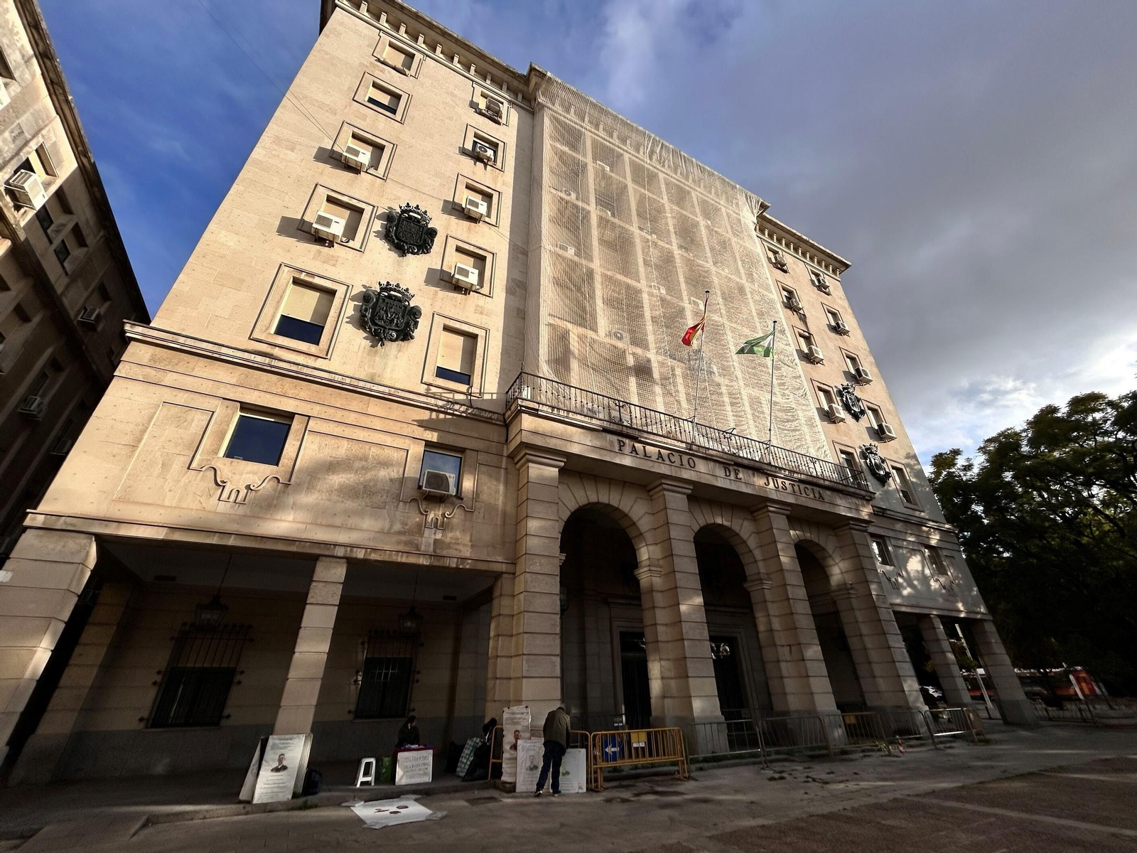 La fachada de la Audiencia de Sevilla.