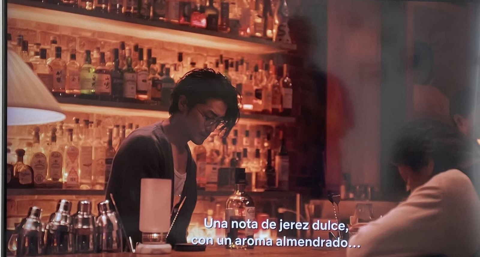 Escena en el bar de 'Anónimos románticos'. Escena en el bar de 'Anónimos románticos'.