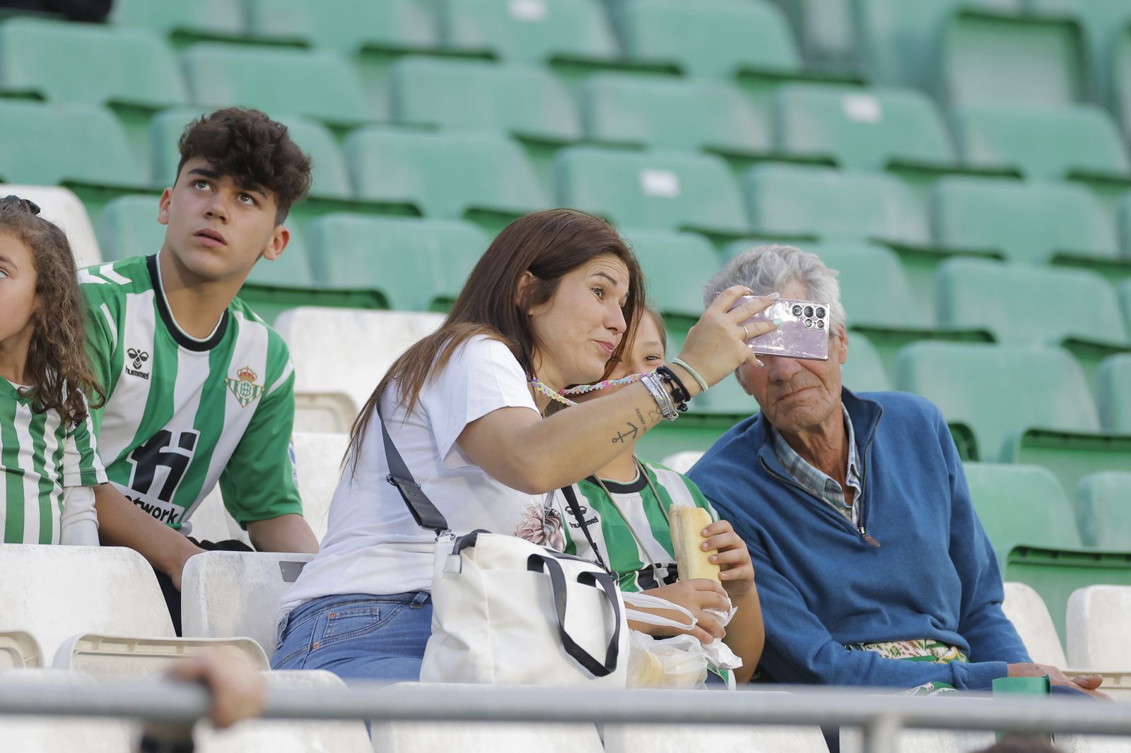Búscate en las fotos de Betis-Getafe