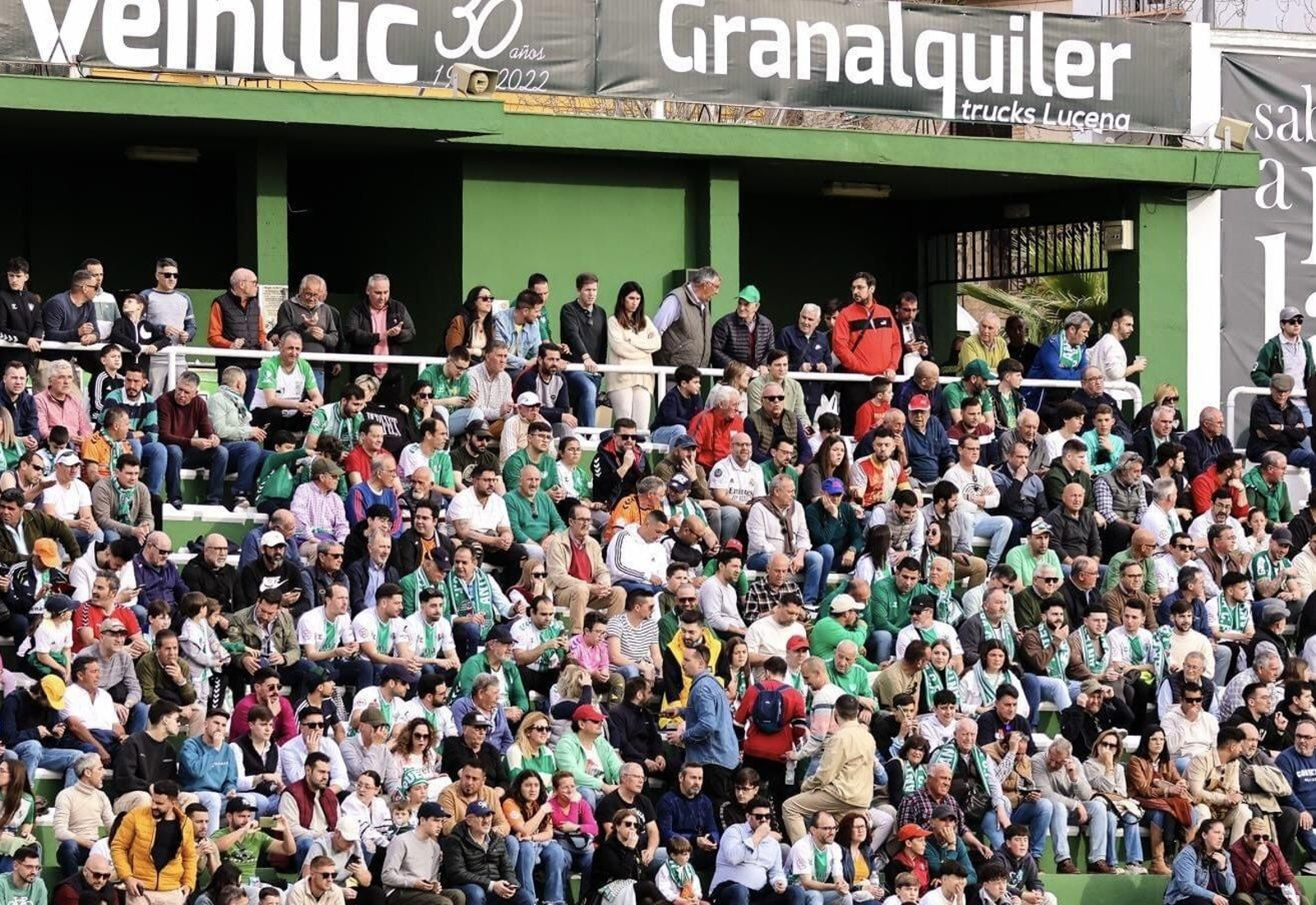 Aficionados en El Maulí. Aficionados en El Maulí.