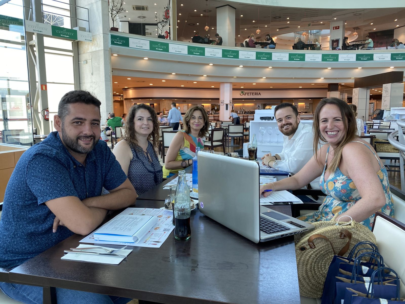 El jurado, compuesto por Oliva Rendón, Ángeles Peiteado, Jesus Cañas, Raúl Jiménez, y Nuria Camerino en calidad de secretaria.