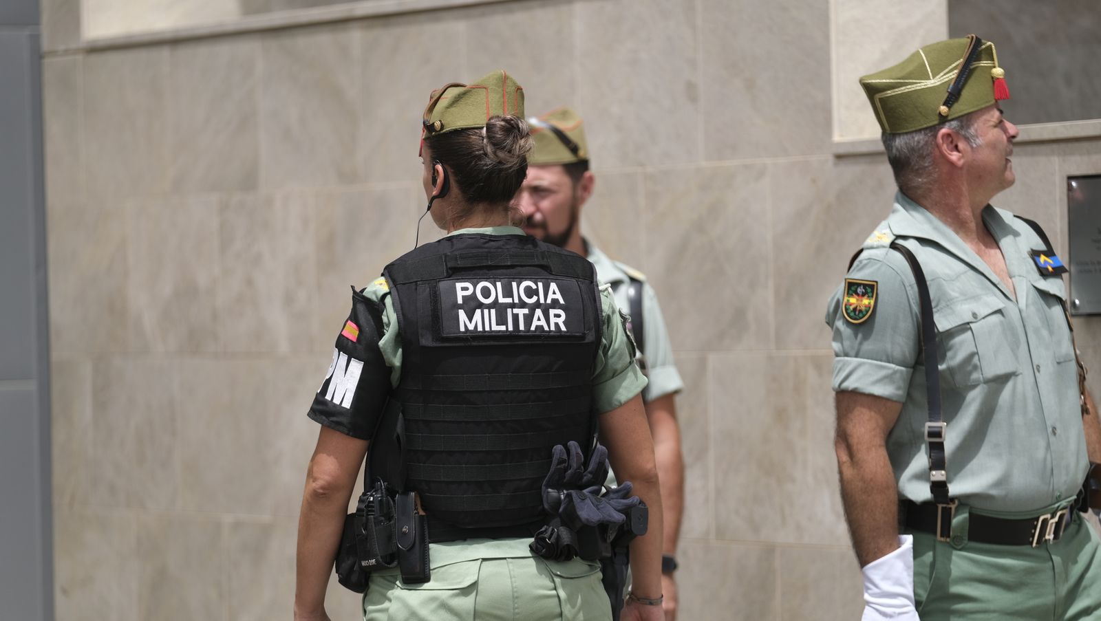 Visita de la Ministra de Defensa Margarita Robles a La Legión Española, en Viator