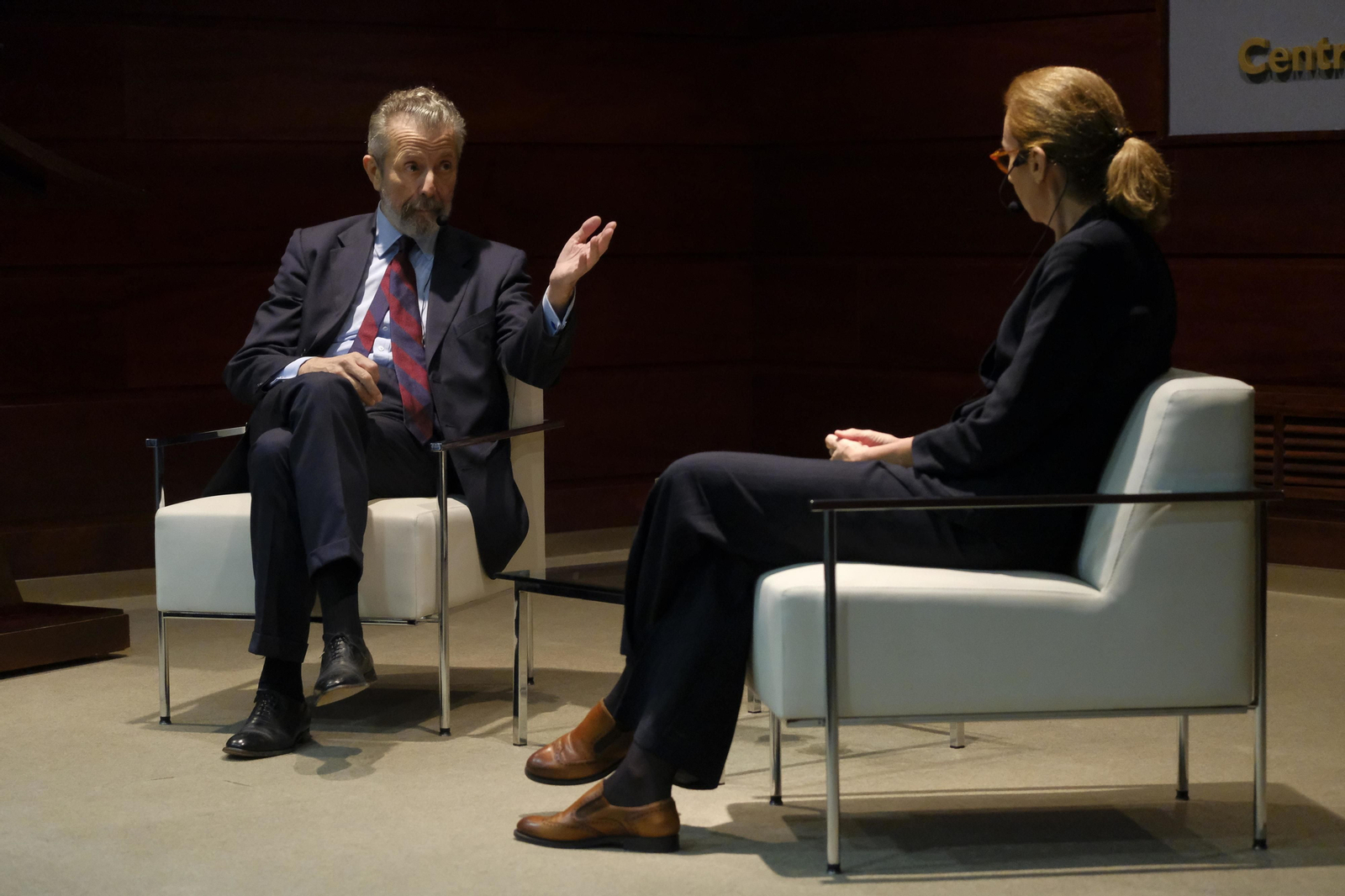 Hernán Cortés junto a la comisaria Dolores Jiménez-Blanco
