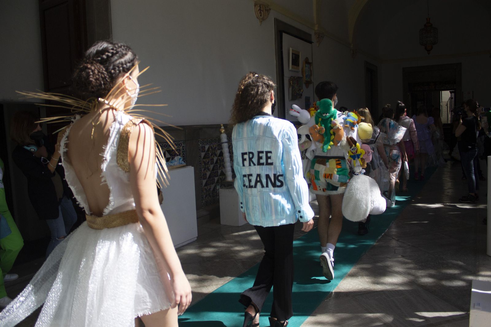 Fotos del desfile de ropa reciclada en Granada