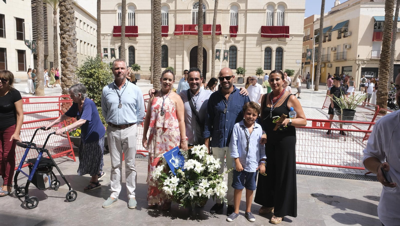 Ofrenda floral a la Virgen del Mar en la Feria de Almería 2024, en imágenes